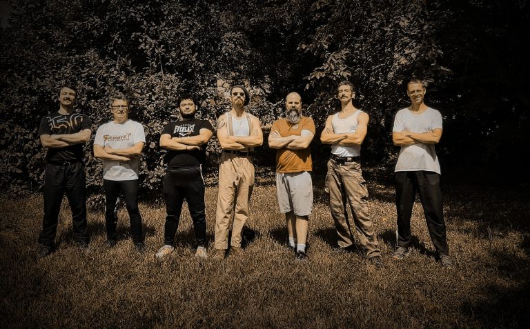 Lire la suite à propos de l’article Les Arts Martiaux Français : Une Enquête dans l’Ombre